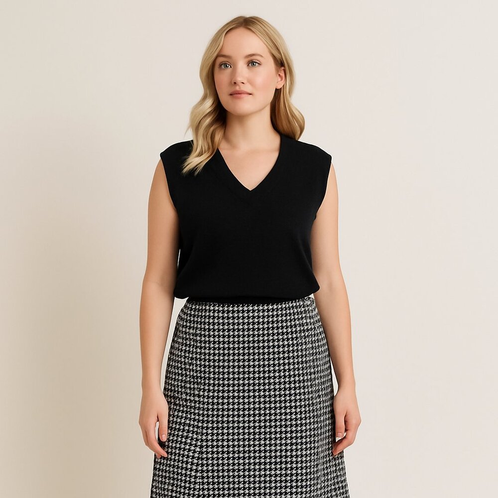 BARNEY'S NEW YORK | Black Pure Virgin Merino Wool Sleeveless Sweater – Large